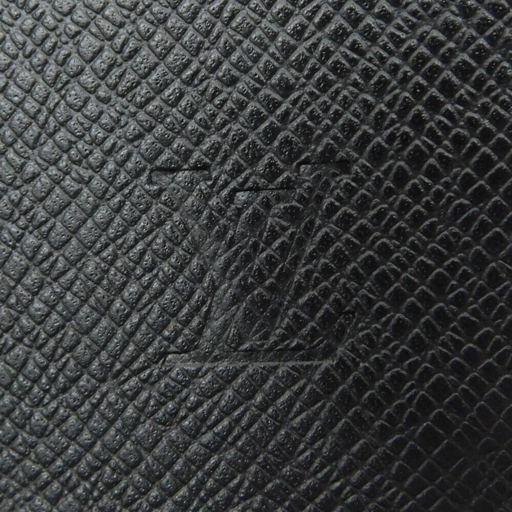 LOUIS VUITTON Portefeuille Long Taiga Black Wallet
